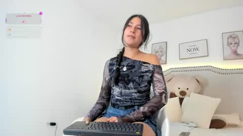 Snapshot of juliee_ross chatting on July 2026 03:03:02 PM juliee_ross online show from July 2026 03:03:02 PM