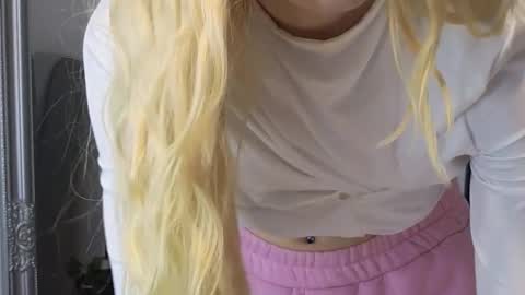 Julia online show from September 2025 01:42:02 AM