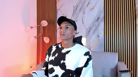 Julien online show from October 2025 12:02:02 PM