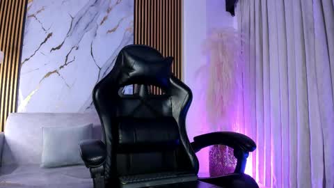 Julien online show from November 2025 11:24:01 AM