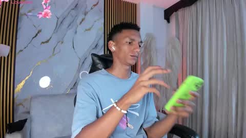 Julien online show from February 2026 12:30:01 PM