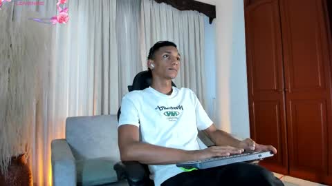 Julien online show from February 2026 12:20:02 PM