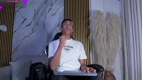 Julien online show from April 2026 12:13:01 PM