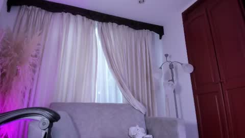 Snapshot of juliensaint_ chatting on July 2026 12:11:02 PM Julien online show from July 2026 12:11:02 PM