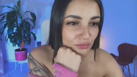 Julieta92  online show from June 2026 11:28:01 PM