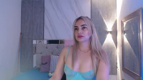 julieta__fox_ online show from April 2026 03:01:01 AM
