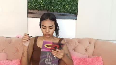 Snapshot of julieta_aguilar chatting on April 2026 07:06:02 PM Juli online show from April 2026 07:06:02 PM