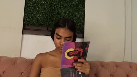Snapshot of julieta_aguilar chatting on April 2026 07:26:01 PM Juli online show from April 2026 07:26:01 PM