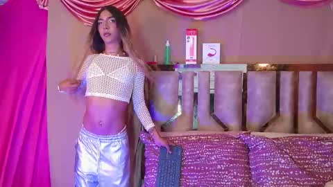 Snapshot of julieta_deluxe chatting on February 2026 05:54:01 PM Julieta online show from February 2026 05:54:01 PM