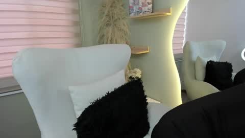 Snapshot of julieta_evans_1 chatting on April 2026 10:36:02 PM Julieta online show from April 2026 10:36:02 PM