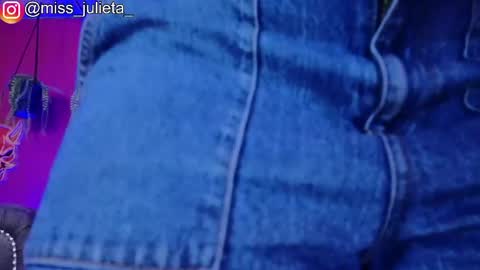 Snapshot of julieta_russell chatting on June 2026 12:11:01 PM Julieta online show from June 2026 12:11:01 PM