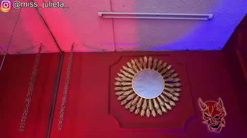Snapshot of julieta_russell chatting on June 2026 12:36:01 PM Julieta online show from June 2026 12:36:01 PM