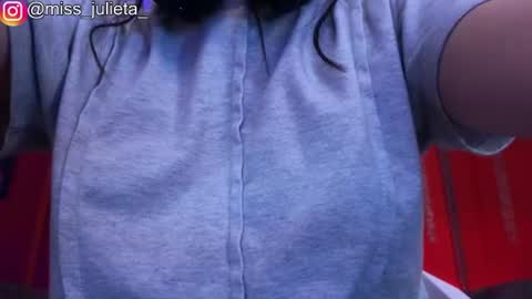 Snapshot of julieta_russell chatting on June 2026 12:41:02 PM Julieta online show from June 2026 12:41:02 PM