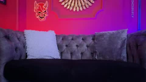 Snapshot of julieta_russell chatting on June 2026 11:58:01 AM Julieta online show from June 2026 11:58:01 AM