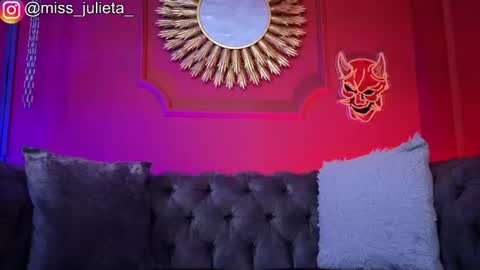 Snapshot of julieta_russell chatting on June 2026 12:09:02 PM Julieta online show from June 2026 12:09:02 PM