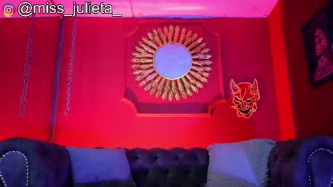 Snapshot of julieta_russell chatting on July 2026 11:47:02 AM Julieta online show from July 2026 11:47:02 AM