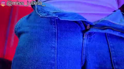 Snapshot of julieta_russell chatting on July 2026 12:19:01 PM Julieta online show from July 2026 12:19:01 PM