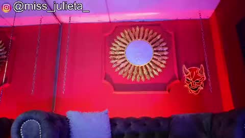 Snapshot of julieta_russell chatting on July 2026 01:06:02 PM Julieta online show from July 2026 01:06:02 PM