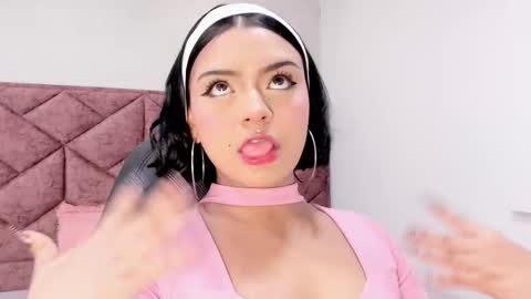 Julieta  online show from November 2025 12:27:01 PM