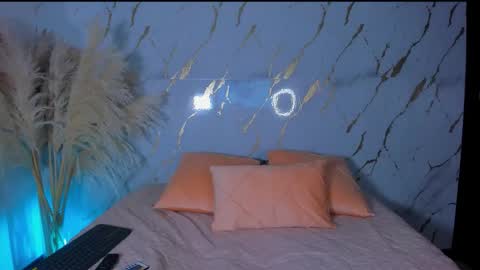 Julieth Gomez online show from November 2025 01:15:01 AM