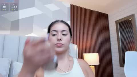 Julieta Santos online show from October 2025 06:45:02 PM