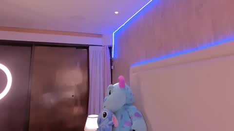 Julieta Vargas online show from October 2025 03:36:01 PM