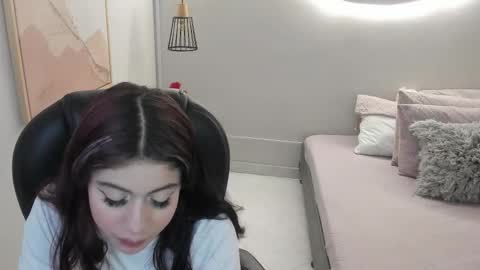 Julieth  online show from February 2026 06:09:01 PM