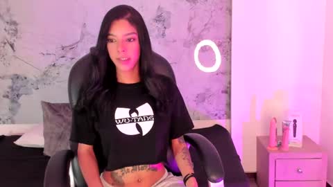 Snapshot of julieth_cooper1 chatting on July 2026 05:46:01 AM Julieth online show from July 2026 05:46:01 AM