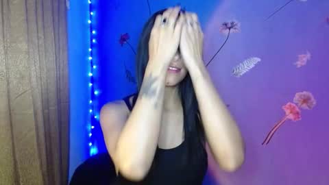 Michelle Smith  online show from November 2025 04:51:01 AM