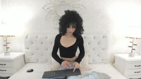 julietta    online show from April 2026 12:14:02 PM