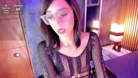 Snapshot of julietta_fox chatting on April 2026 05:00:02 AM J U L L I E T A F O X online show from April 2026 05:00:02 AM