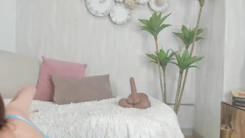 Snapshot of julietta_pink chatting on June 2026 04:21:02 AM Julieta online show from June 2026 04:21:02 AM