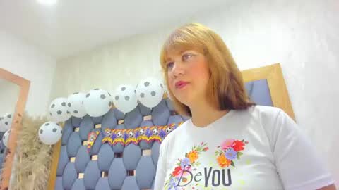 Snapshot of juliette_pretty_ chatting on June 2026 07:04:01 PM juliette_pretty_ online show from June 2026 07:04:01 PM