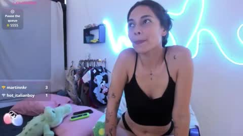 Snapshot of juliette_sweet05 chatting on September 2025 12:59:01 AM juliette online show from September 2025 12:59:01 AM