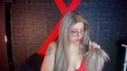 Julieta online show from November 2025 12:18:01 PM