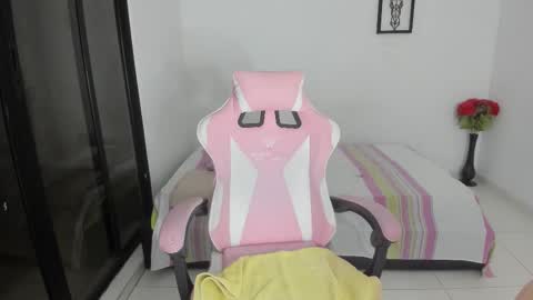 Juline Smith online show from December 2025 10:42:01 AM