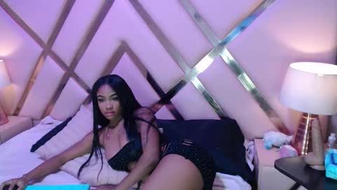 julitpink online show from November 2025 11:52:02 AM