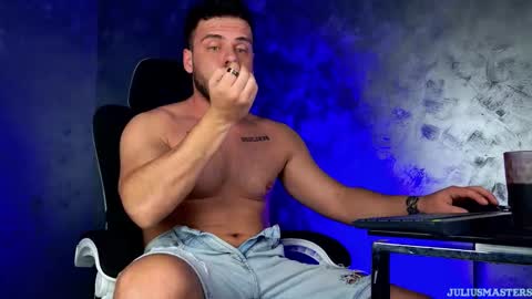 JULiUS   online show from February 2026 01:28:02 AM