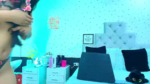 Julieta Reyes   online show from March 2026 11:58:02 AM