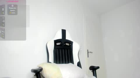 Snapshot of julyssa_sanders chatting on November 2025 11:54:01 PM July online show from November 2025 11:54:01 PM