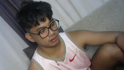 Snapshot of julz_alwayshorny chatting on April 2026 09:44:01 AM call me julz online show from April 2026 09:44:01 AM