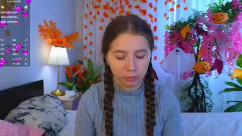 Kate online show from October 2025 09:43:01 AM