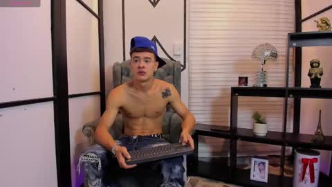 Junior online show from October 2025 09:44:02 PM