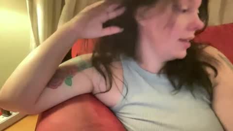 Flirty influncer online show from November 2025 12:19:02 PM