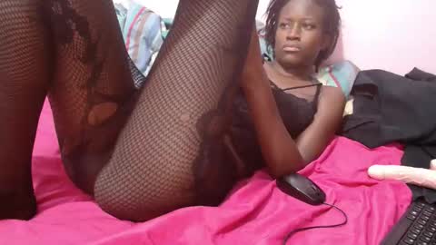 Snapshot of just_isla chatting on January 2026 02:17:01 AM Sexy Isla online show from January 2026 02:17:01 AM