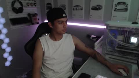 Snapshot of justagamerxxx chatting on November 2025 07:10:01 PM Rhys online show from November 2025 07:10:01 PM