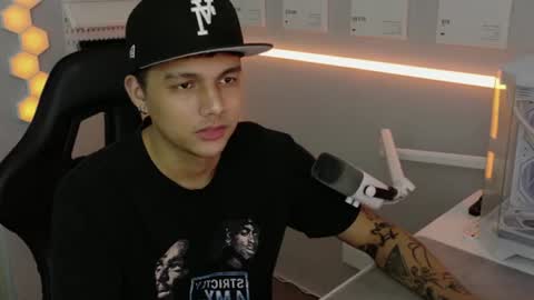 Snapshot of justagamerxxx chatting on July 2026 01:59:01 PM Rhys online show from July 2026 01:59:01 PM