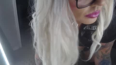 Justagirlboy online show from March 2026 07:36:02 AM