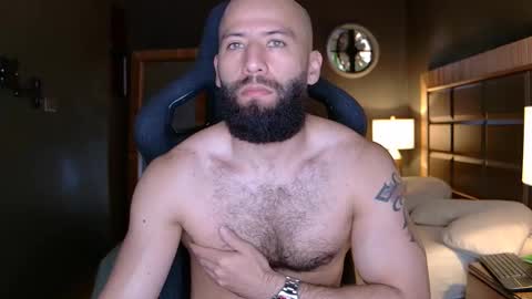 Justin online show from November 2025 08:18:01 PM