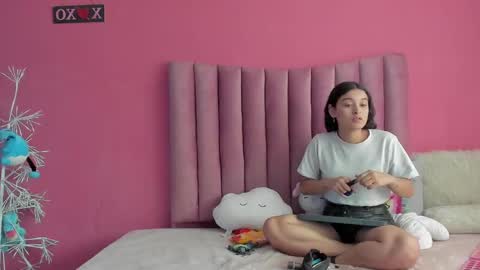 Snapshot of justin_jazmin chatting on January 2025 07:18:01 PM JUSTIN Y JAZMIN online show from January 2025 07:18:01 PM